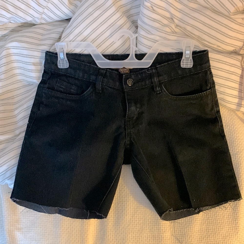 Urban behavior short